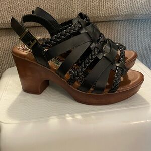 b•o•c Garcelle platform sandal
